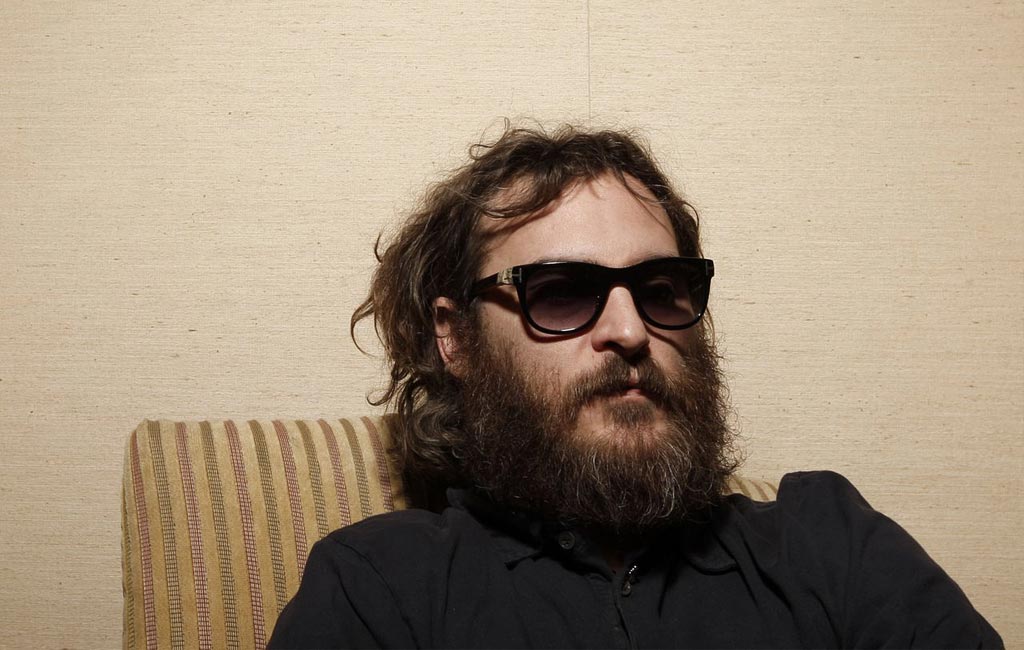 03-celebrities-that-are-complete-weirdos-joaquin-phoenix