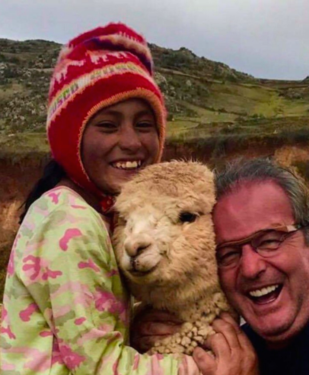 dad alpaca selfie