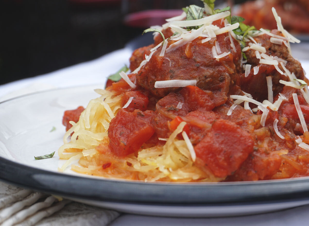 Spaghetti squash marinara meatballs