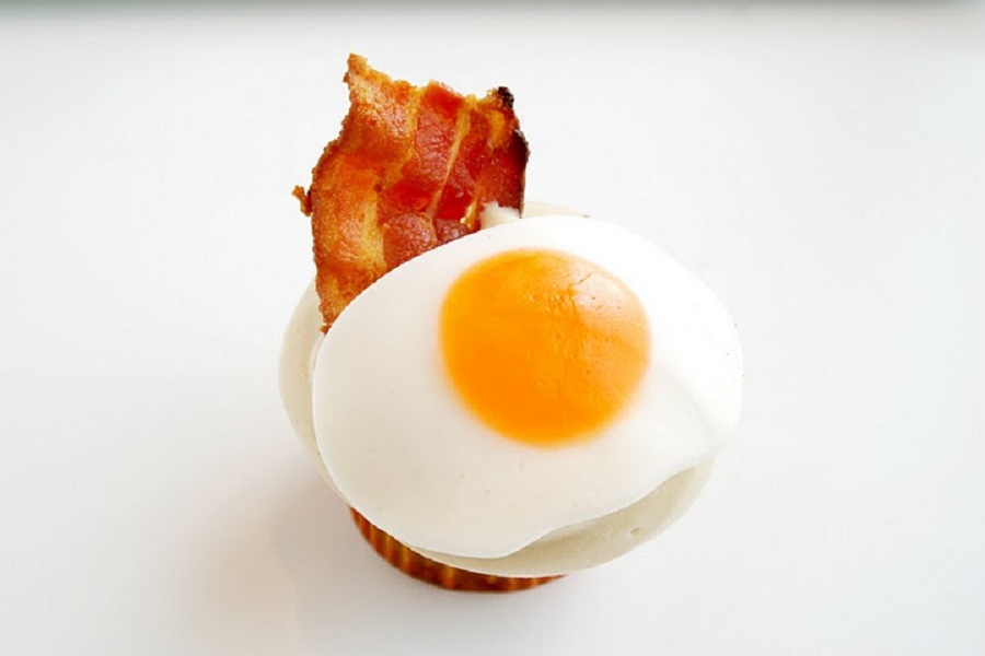 What Cupcake Are You According to Your Horoscope - Bacon cupcake