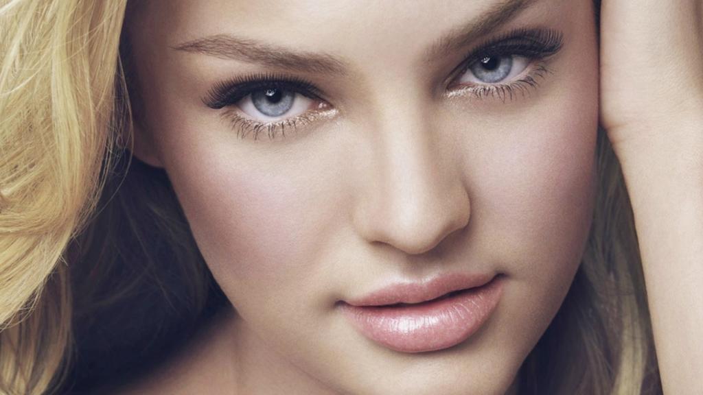 Candice Swanepoel hair and makeup tutorial