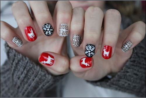 Easy Christmas Nail Art