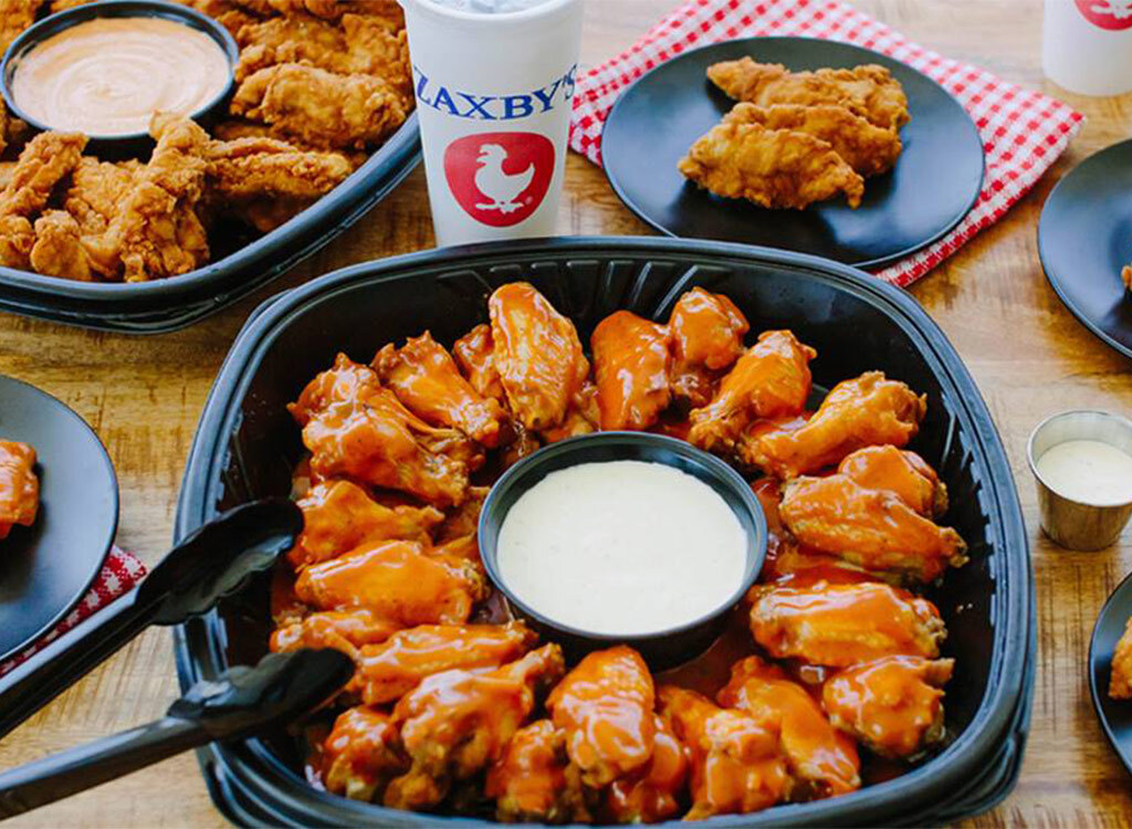 Zaxbys chicken wing plate with ranch in center