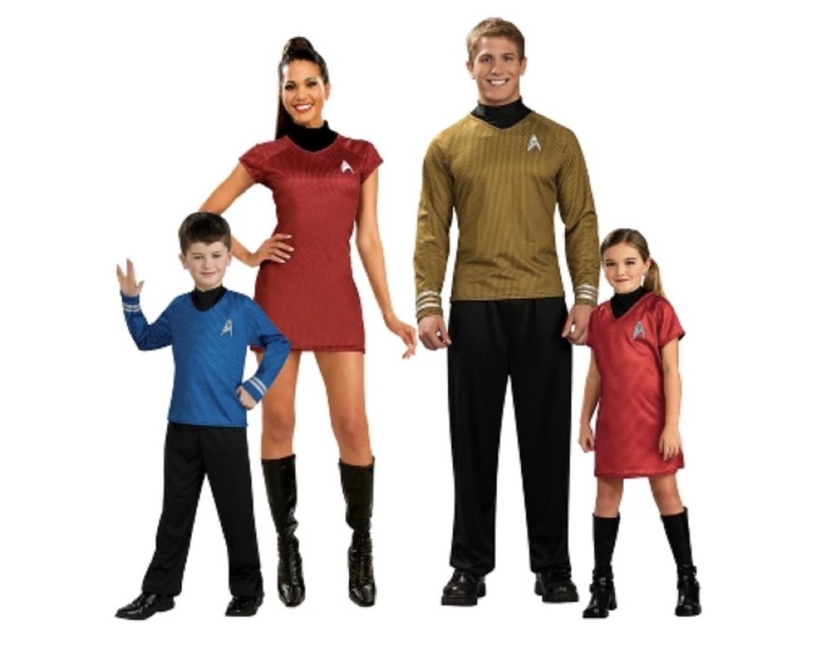 family in star trek costumes, family halloween costumes