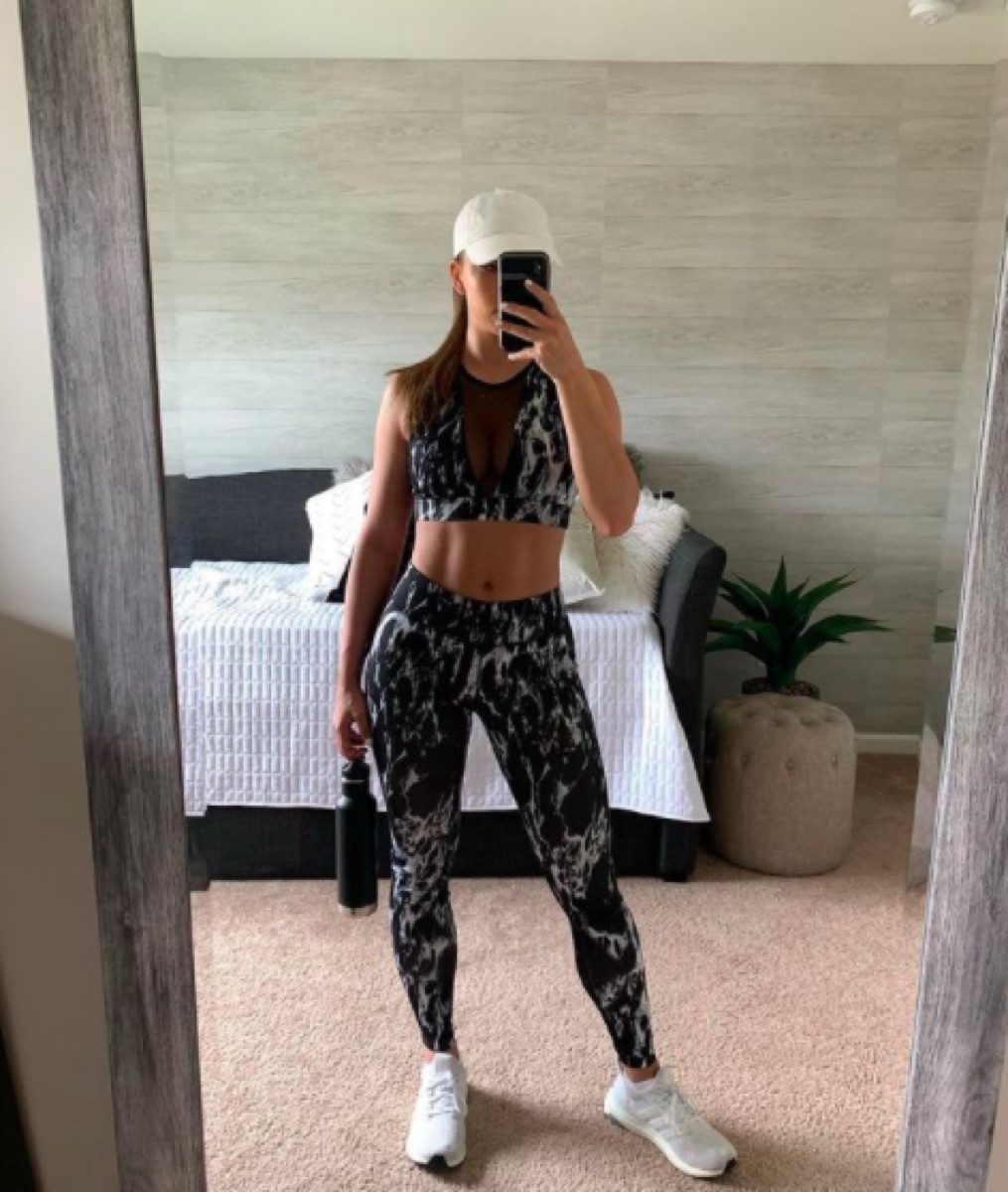 Hailie Jade mirror selfie