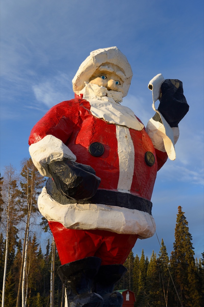 santa clause statue alaska north pole