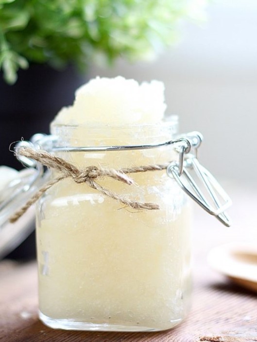 Lavender vanilla scrub | 10 DIY Homemade Sea Salt Scrubs Recipes | Her Beauty