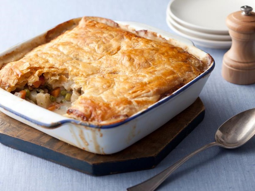 Vegetarian Pot Pie | 8 Vegetarian Dish Ideas for the Thanksgiving Table | Her Beauty