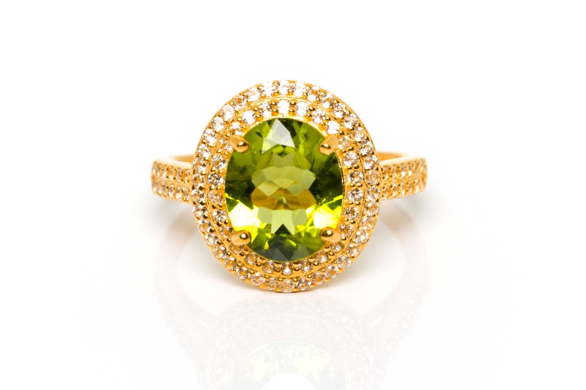 Peridot ring in gold setting