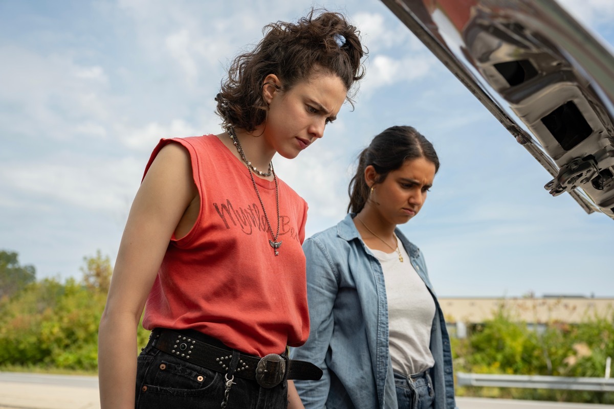 Margaret Qualley and Geraldine Viswanathan in Drive-Away Dolls