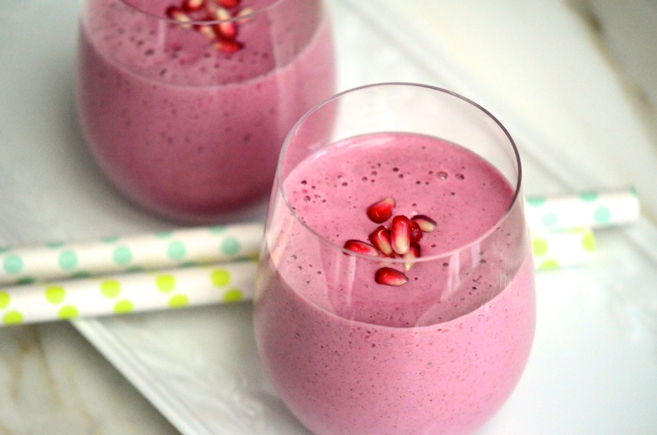 8. Pomegranate Orange Smoothie