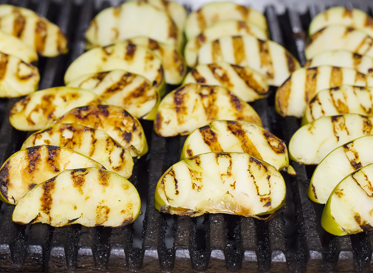 grilled apple slices