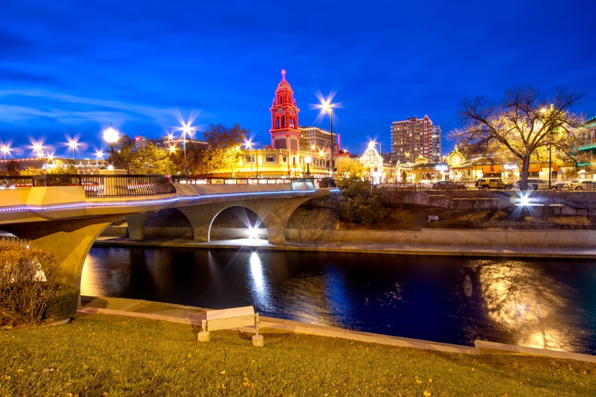 kansas city country club plaza at christmas