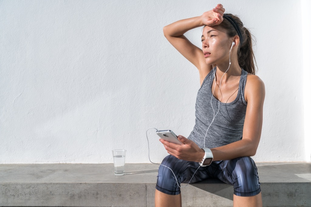 new year's resolutions drink more water bottle