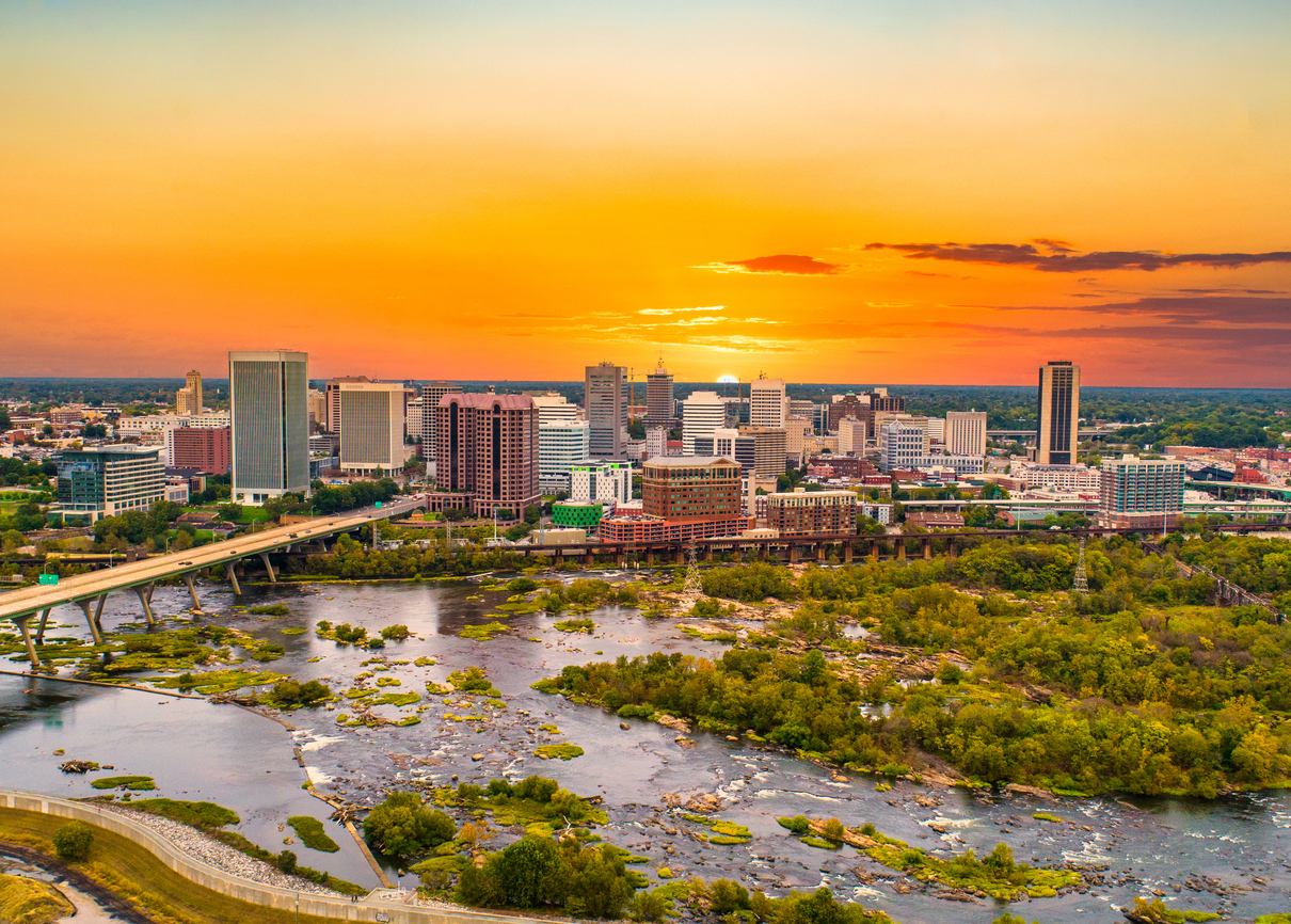 The skyline of Richmond, Virginia at sunset.