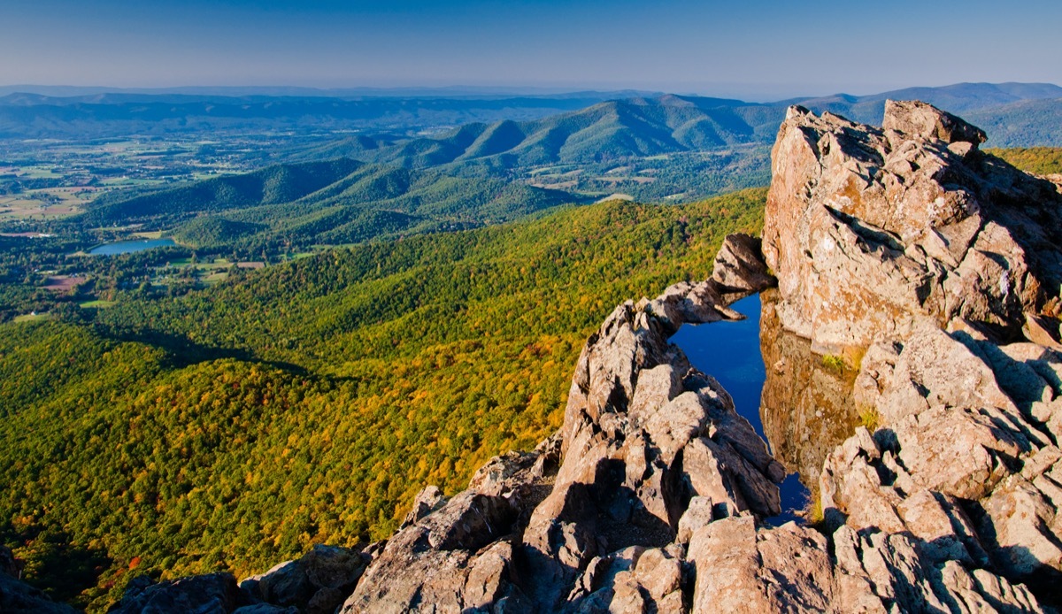 view from top of blue ridge mountains in shenandoah national park