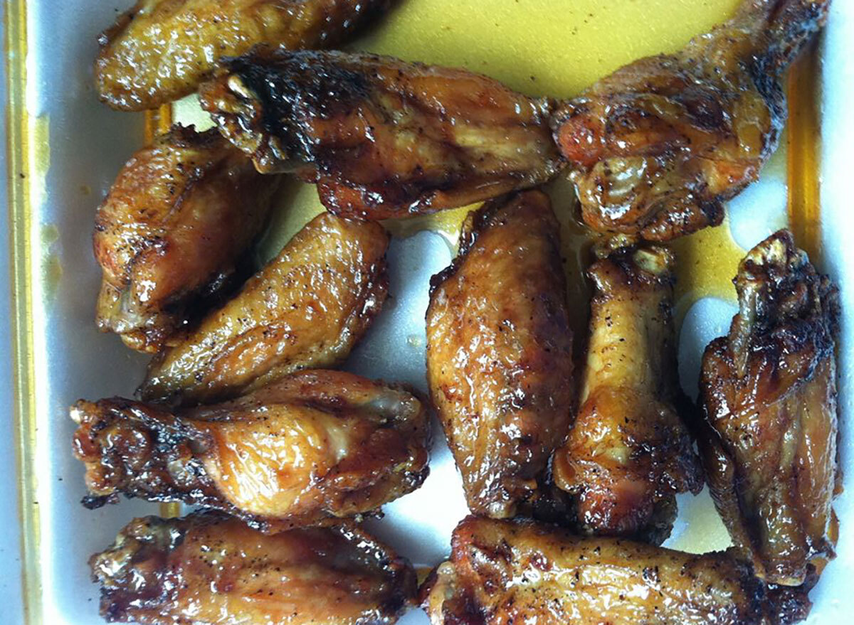 plate of chicken wings