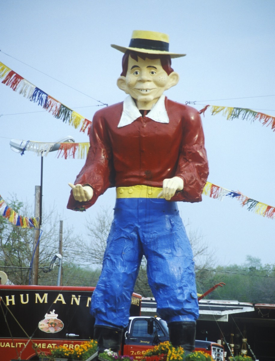 Alfred E. Neuman statue