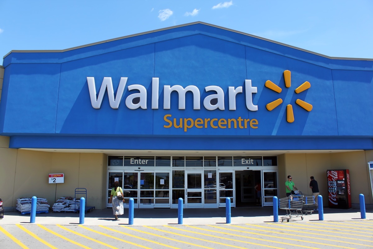 Exterior of a Walmart supercenter