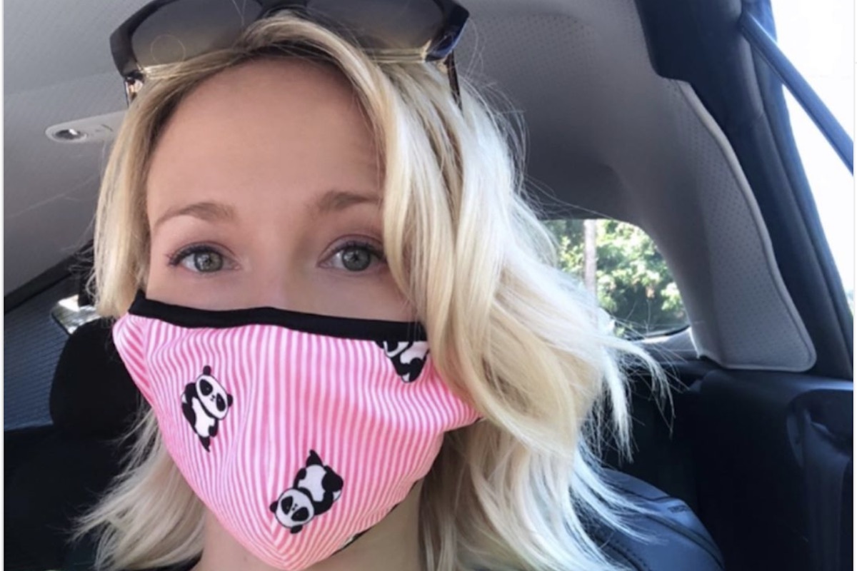 anna camp wearing a mask amid covid