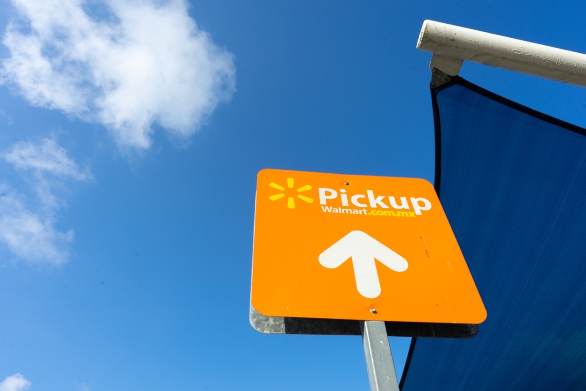 Walmart curbside pickup sign, walmart employee secrets