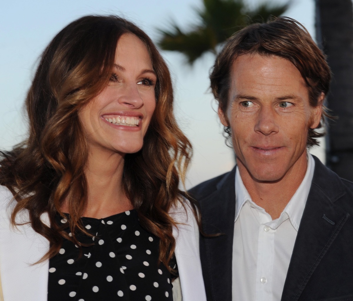 Honorees Julia Roberts and her husband Danny Moder attend Heal The Bay's 