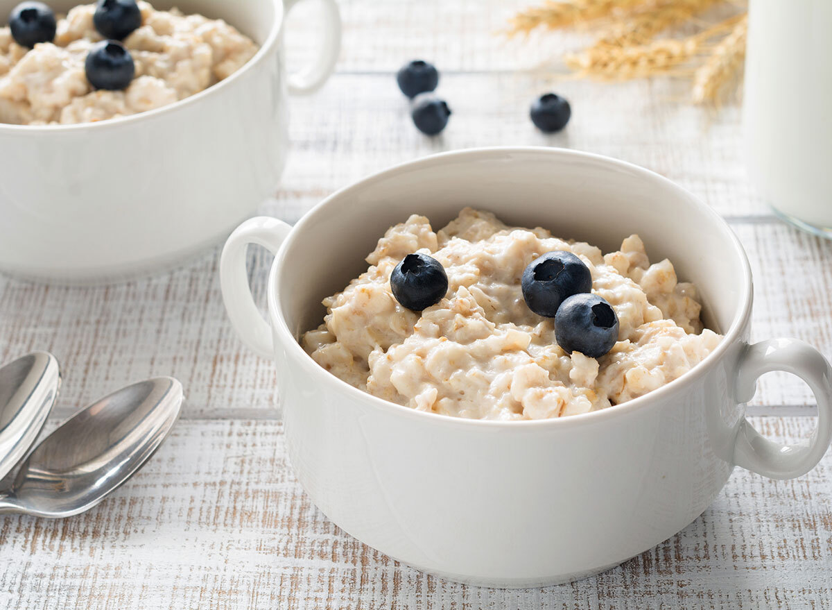 oatmeal with blueberries