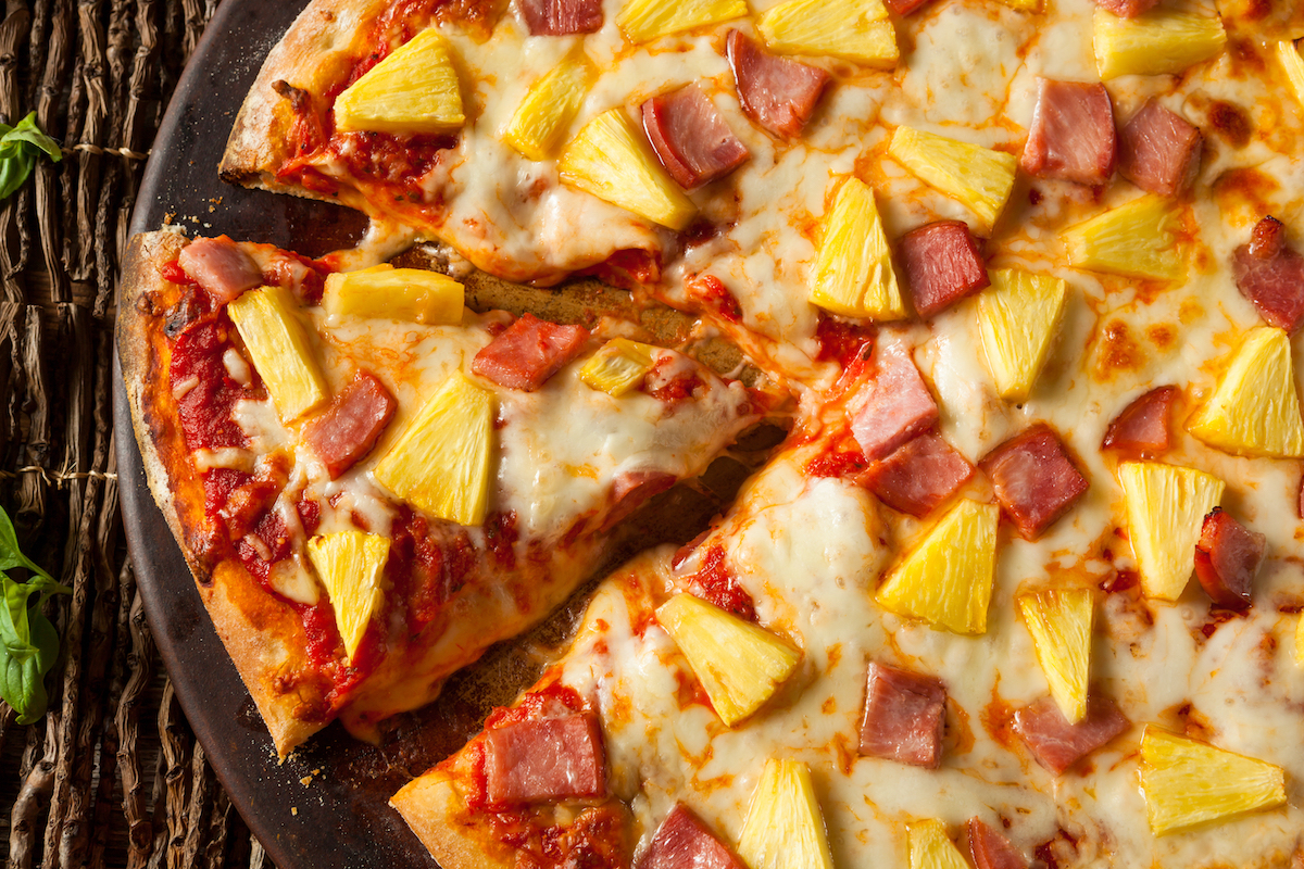 Pineapple pizza