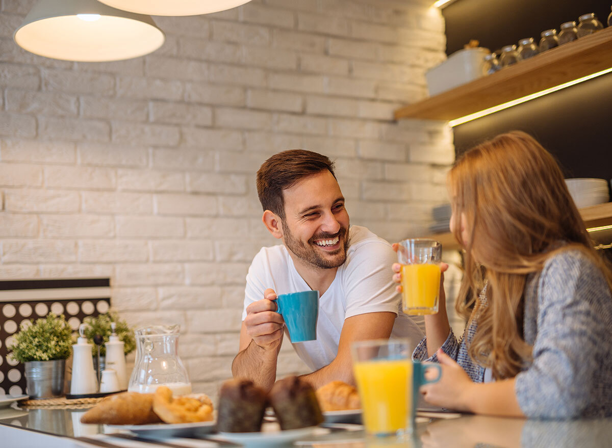 couple eating breakfast