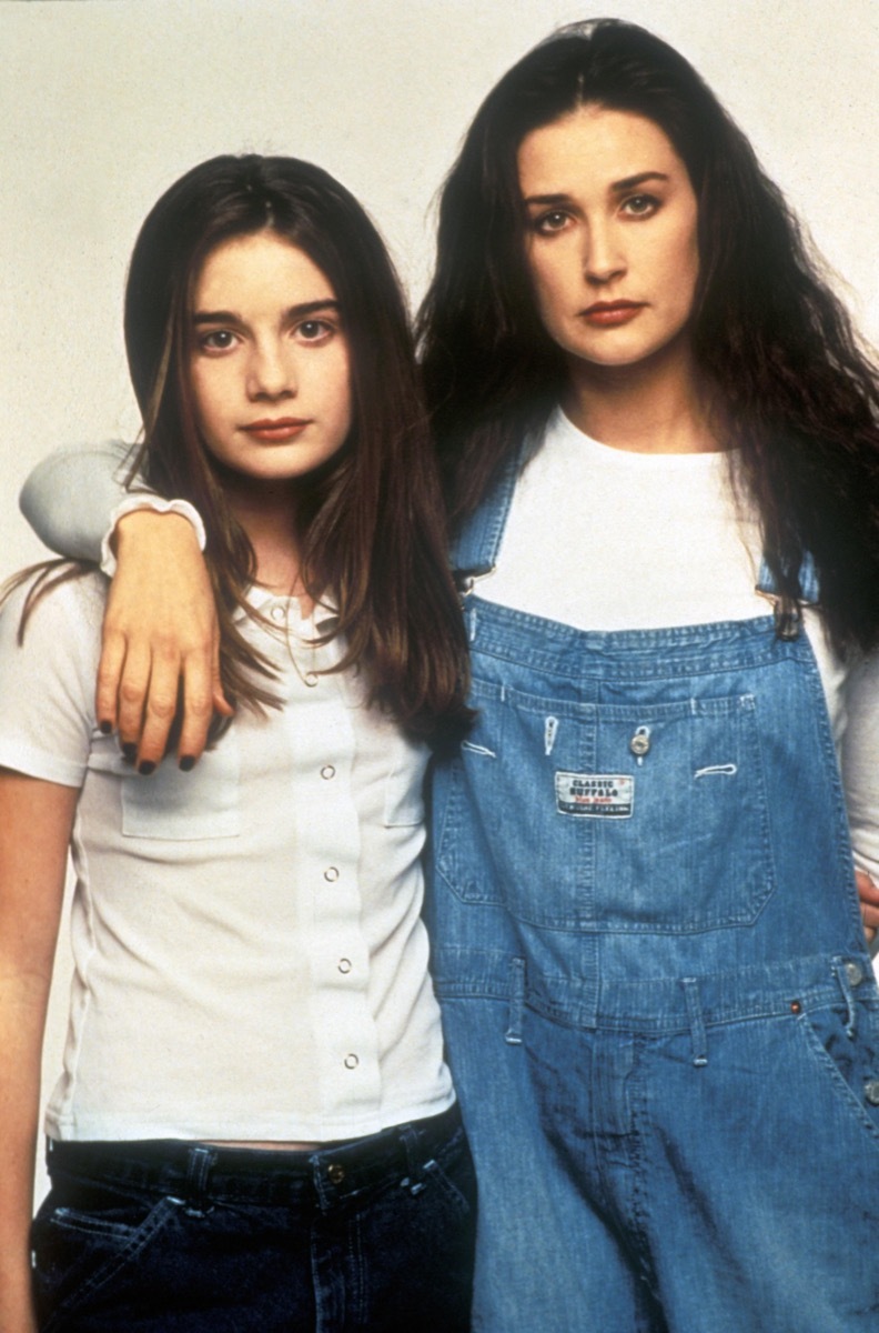 Now and Then stars Gaby Hoffman and Demi Moore, wearing overalls, a classic '90s fashion trend