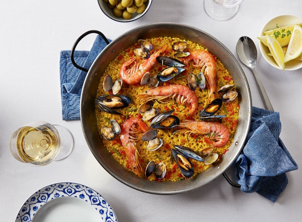 Seafood paella