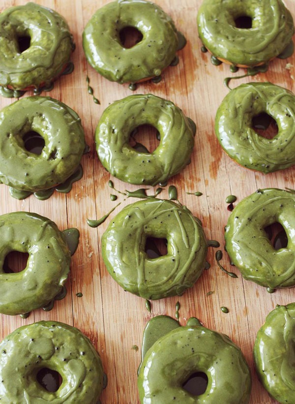 MATCHA GREEN TEA DONUTS